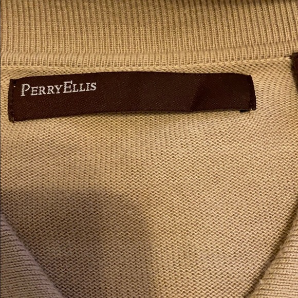 Perry Ellis short sleeve, gently used, Medium. - Picture 2 of 6